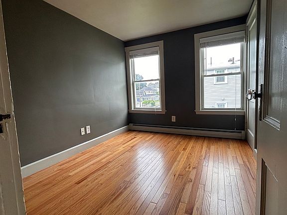 5th image of 244 Winthrop St #2
