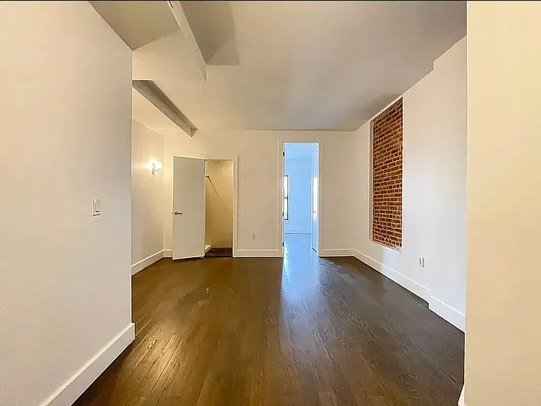 60 New York Ave #2L — Photo 2