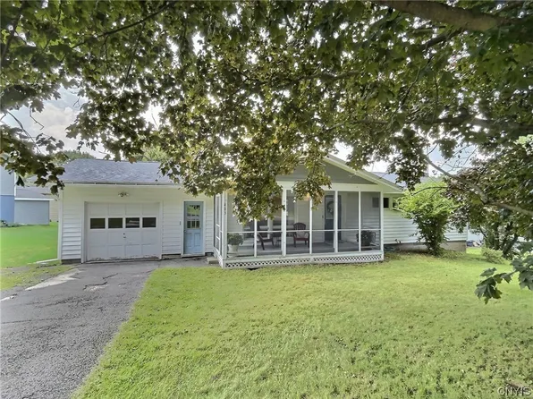 403 Northfield Way, Camillus, NY 13031