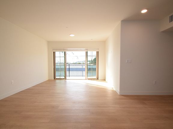 3rd image of 4543 Finley Ave #203