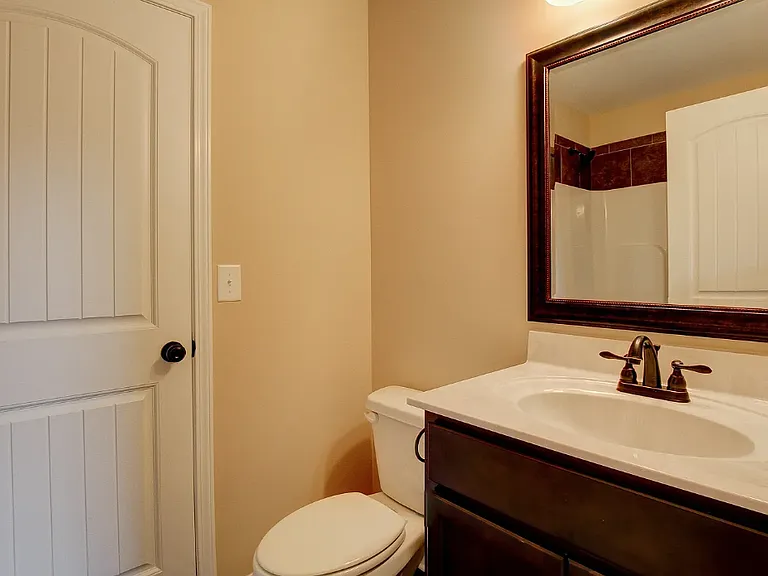 246 Fairview Ln #C — Photo 4
