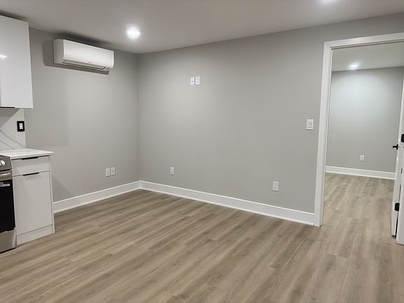 5th image of 225 W 10th Ave #6
