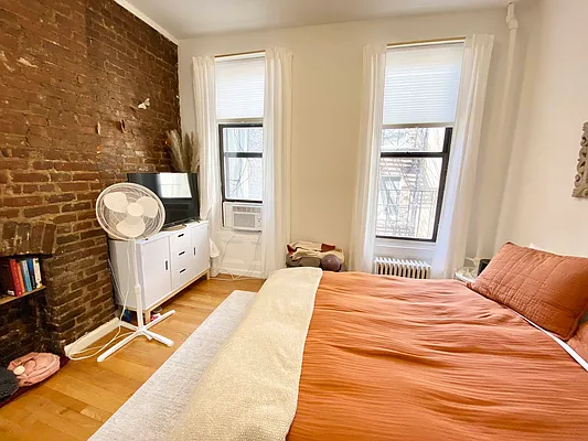 Rented by J PRESTON AND ASSOCIATES INC | media 23