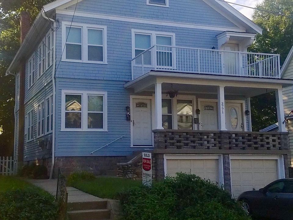Front / door on left