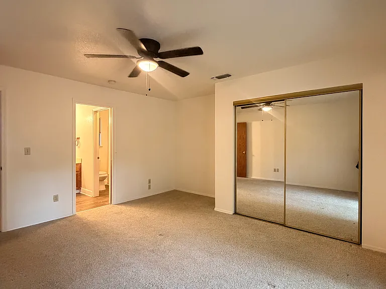 2711 Hopi Ct — Photo 18