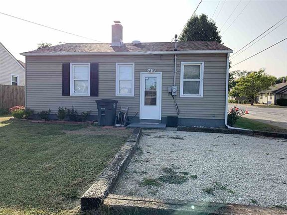 4th image of 2360 Vermont Ave