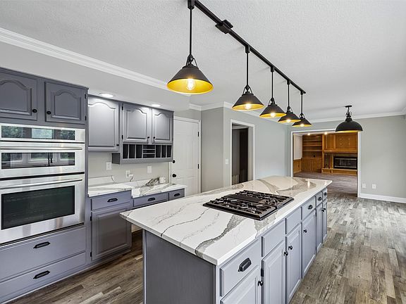 5th image of 809 58th St