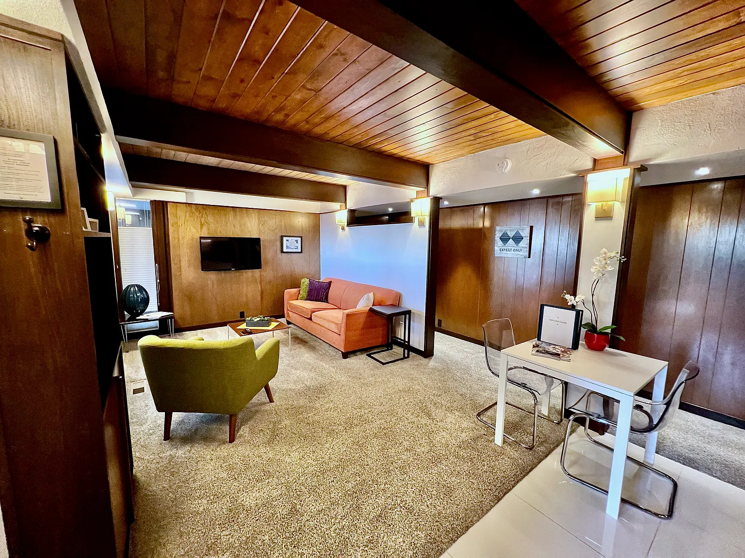 2 bed, 800 sqft, $2,100 — Photo 2