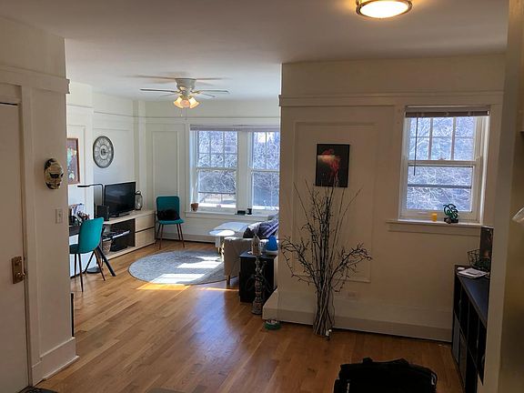 4th image of 4528 N Malden St #134