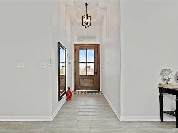 4th image of 23247 Uresti Rd