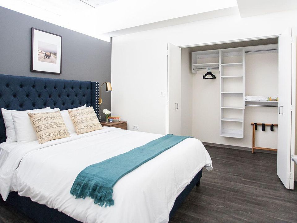 1st image of 1912 N Milwaukee Ave #607