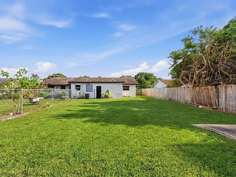 3847 E Roan Ct — Photo 26
