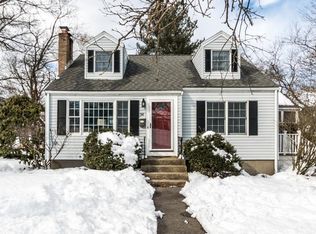 34 Ravenswood Rd, Waltham, MA 02453