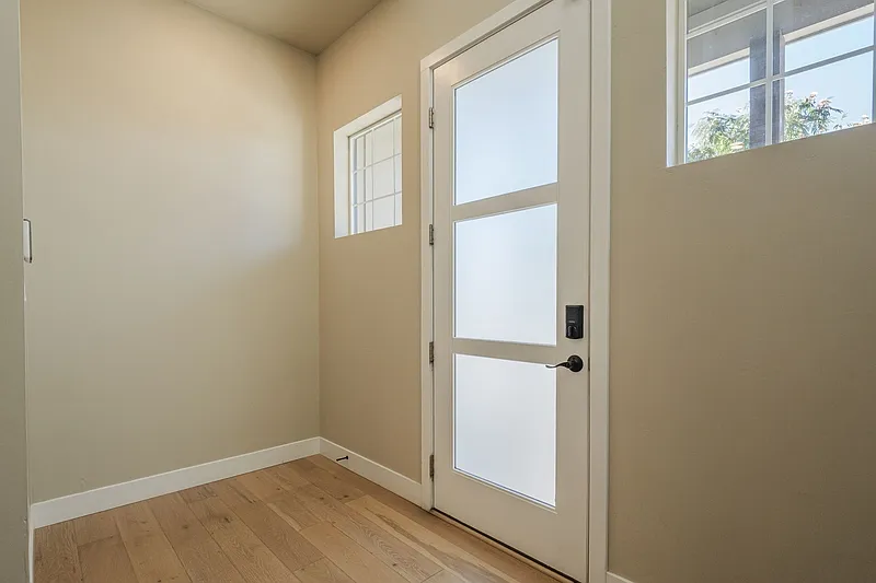 3 bed, 2.5 bath, 1804 sqft, $3,000 — Photo 4