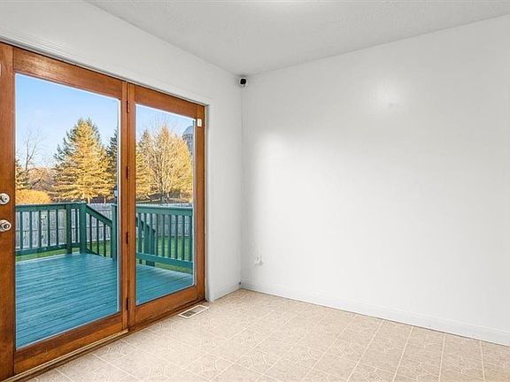 5th image of 3336 Evergreen Cir