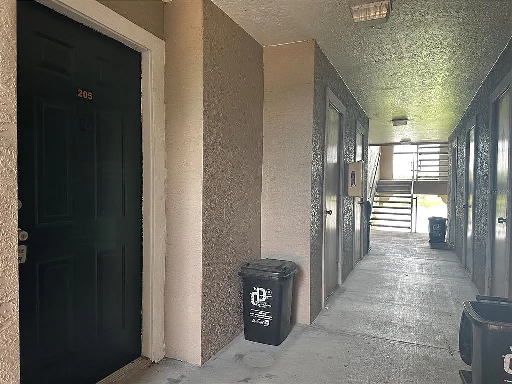 1 bed, 1.0 bath, 792 sqft, $1,450 — Photo 2