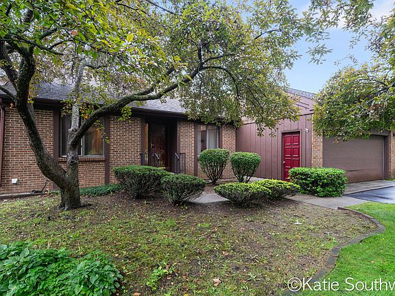2nd image of 3607 Charlevoix Dr SE