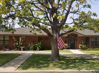 1118 Conlen Ave, Dalhart, TX 79022