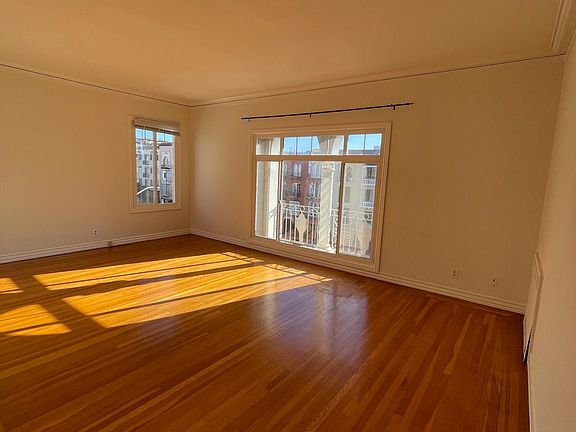 2nd image of 3670 Fillmore St #4