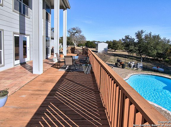 5th image of 101 Lake Spur Dr