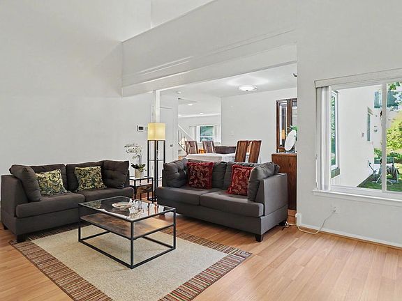 4th image of 9136 Tulip Grove Rd