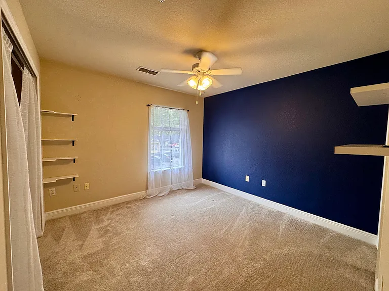 2938 SW 35th Pl #26 — Photo 18