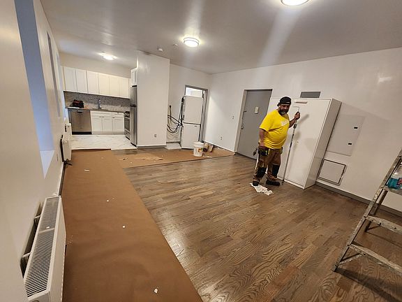 2nd image of 3520 Broadway #1E