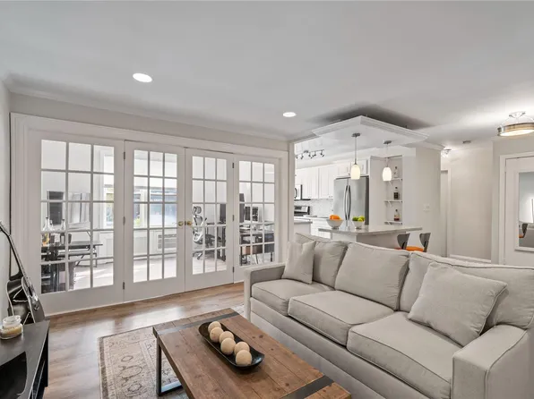 36 Barstow Road #1M, Great Neck, NY 11021