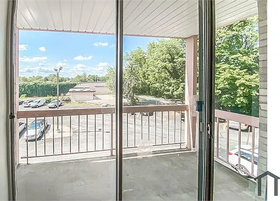 130 Slade Ave #322 — Photo 4