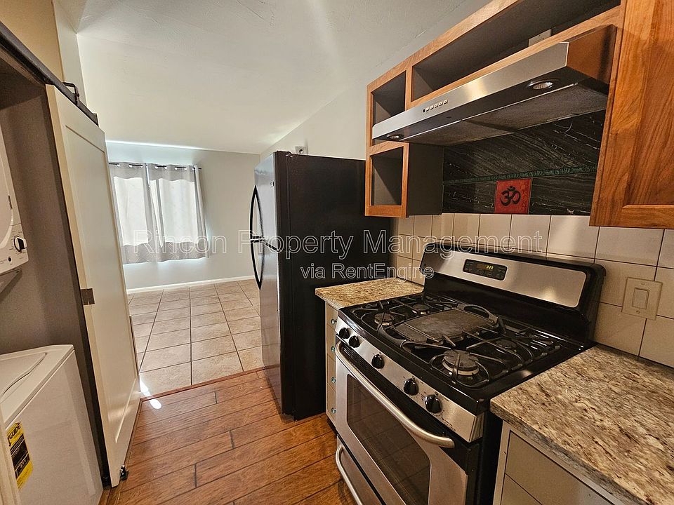 1st image of 2810 Sherwin Ave #B