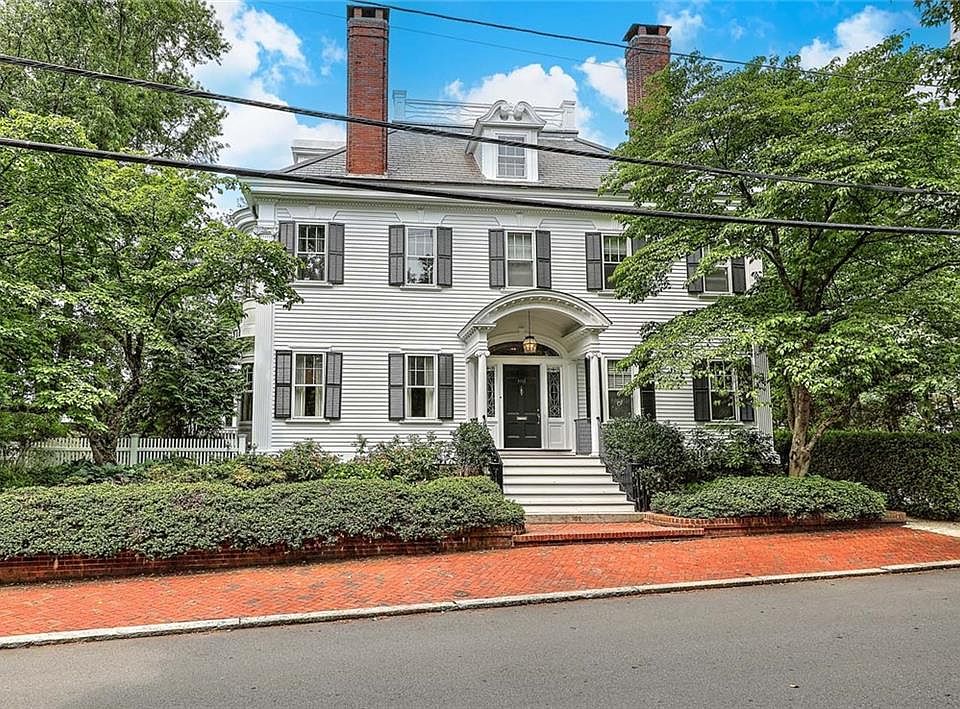 1st image of 102 Prospect St
