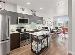 Mira Flats Condominiums, Bellevue, WA 98004