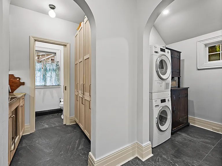 11 Maple Ave — Photo 21