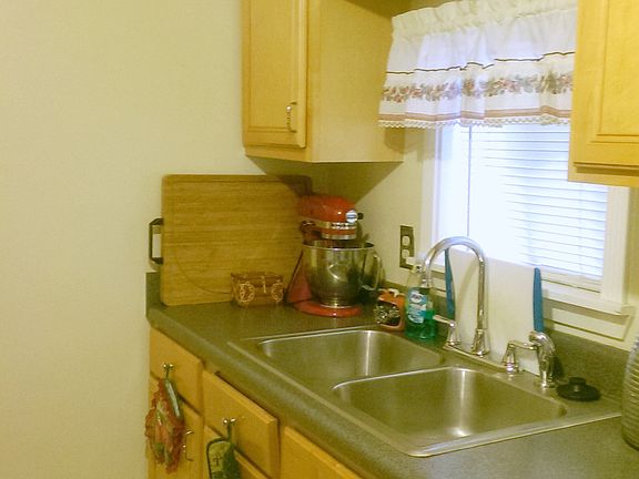 4th image of 48 Stanton Hall Dr