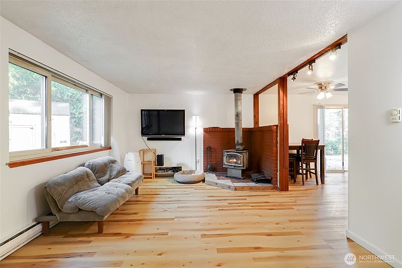 5th image of 982 SW Shannon Drive
