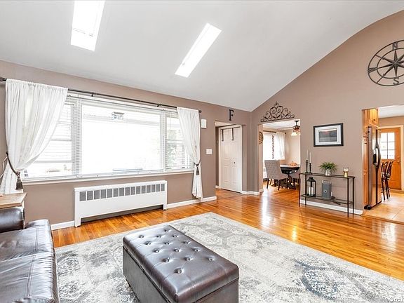 4th image of 1731 Washington Ave