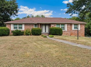 2521 E Edgewood St, Springfield, MO 65804