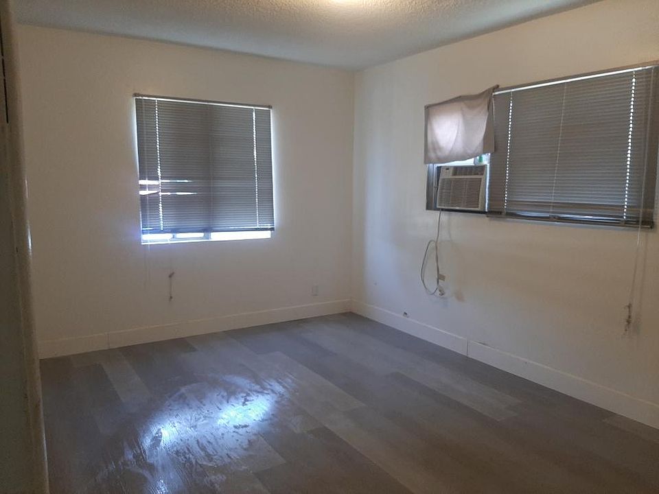 1st image of 16016 Cantlay St #16016