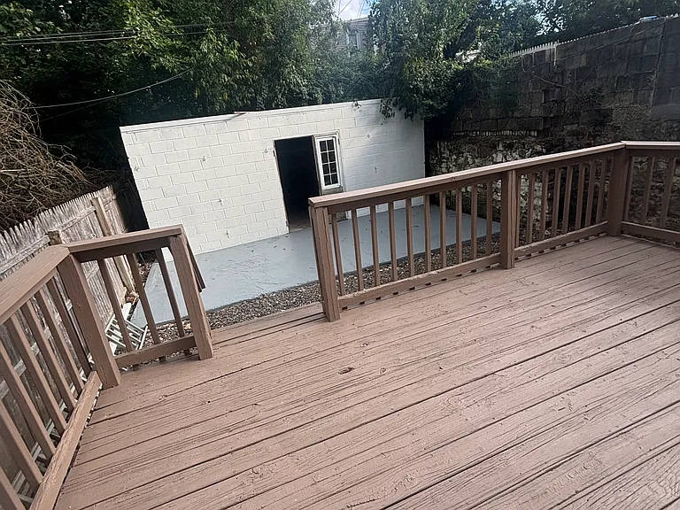828 George St — Photo 11