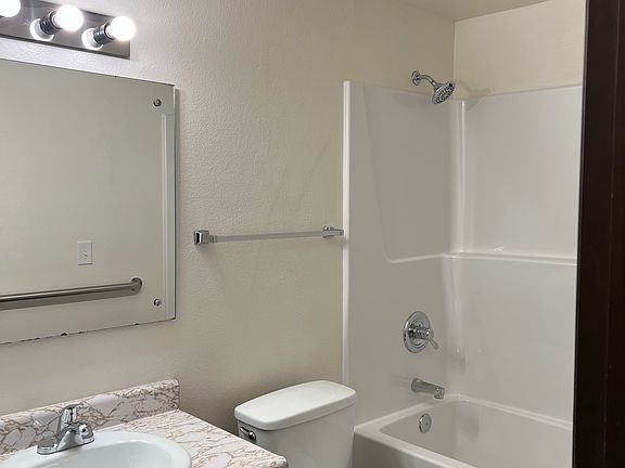 2nd image of 210 N 15th St #3