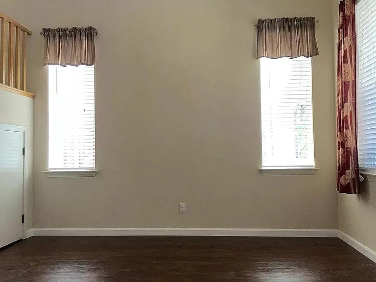 living room & high ceiling