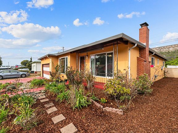 3rd image of 408 Lakeside Drive