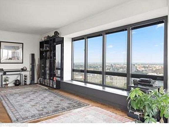 4th image of 530 E 76th St APT 30H