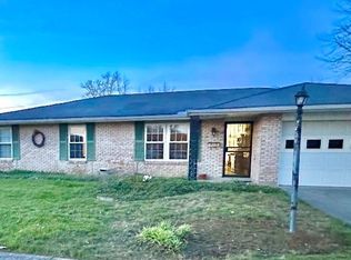 1237 Warwick Dr, Miamisburg, OH 45342