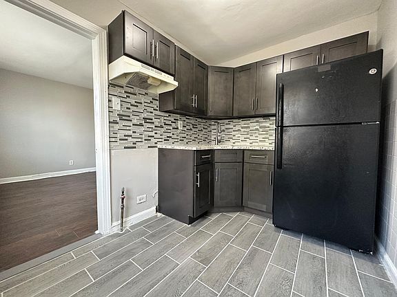 4th image of 1422 Greeby St Floor 2