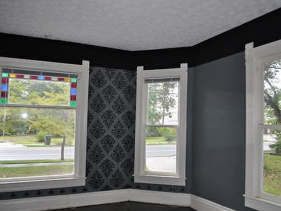 3rd image of 209 Gaskin Ave N