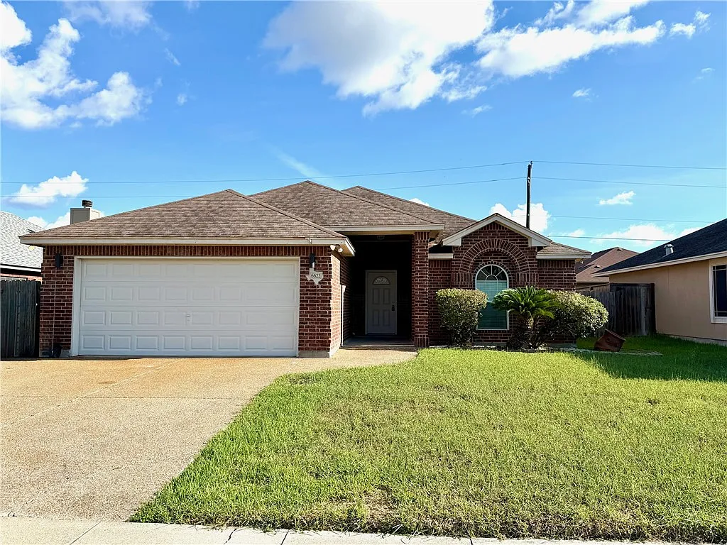 3 bed, 2.0 bath, 1615 sqft, $2,085 — Photo 1