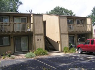 125 N 5th St APT D, Chesterton, IN 46304