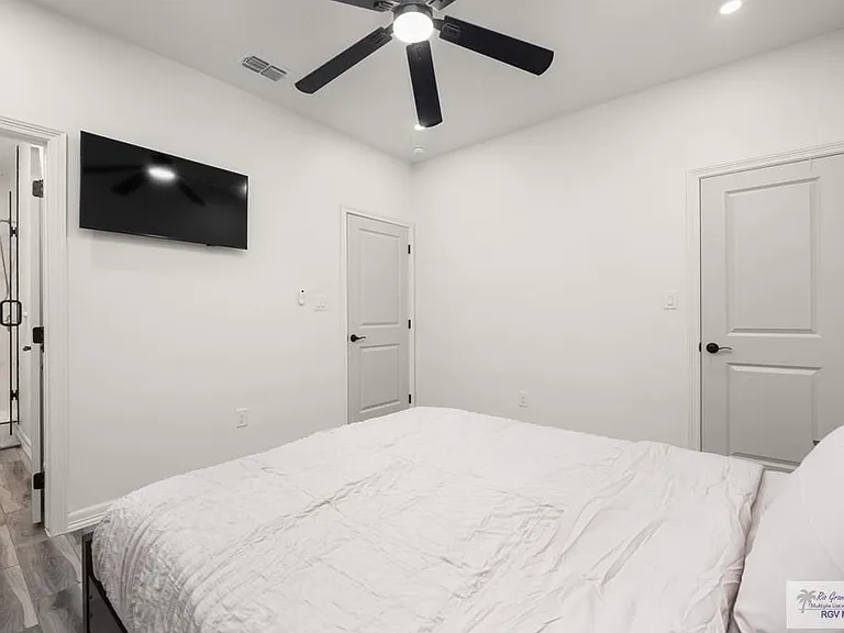 3569 Hidalgo St — Photo 11