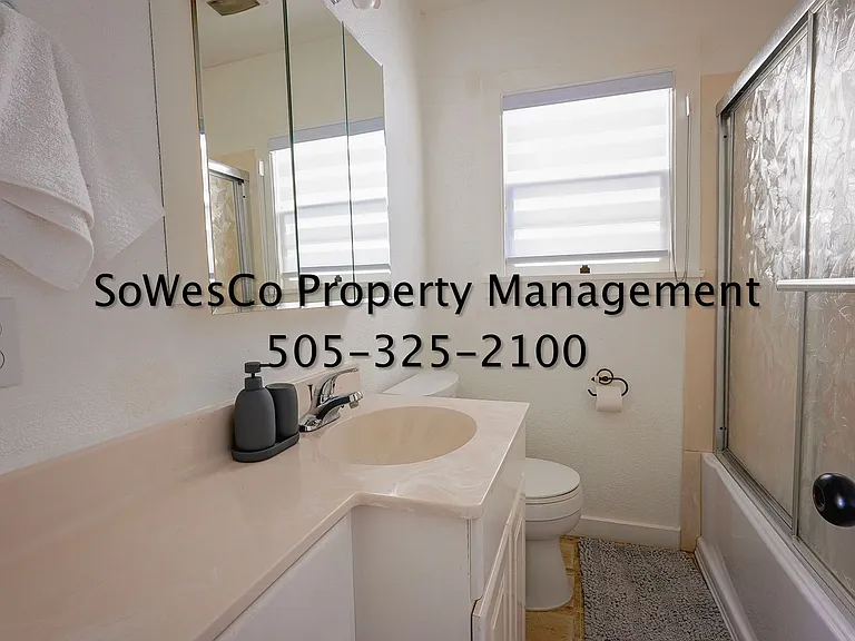 1011 N Monterey Ave — Photo 12